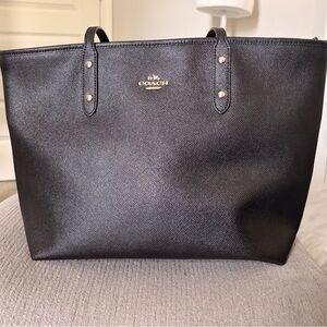 Coach Black Pebbled Leather Tote Bag